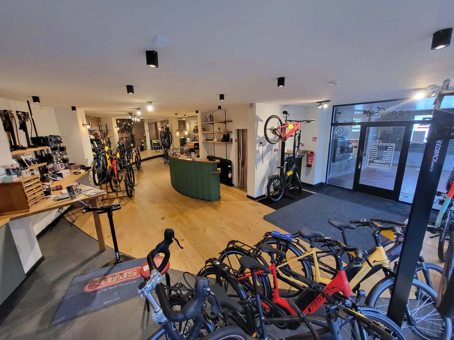 Ecocyclo Bike Shop & Coffee — Auto & Mobilité à Uccle — photo 4